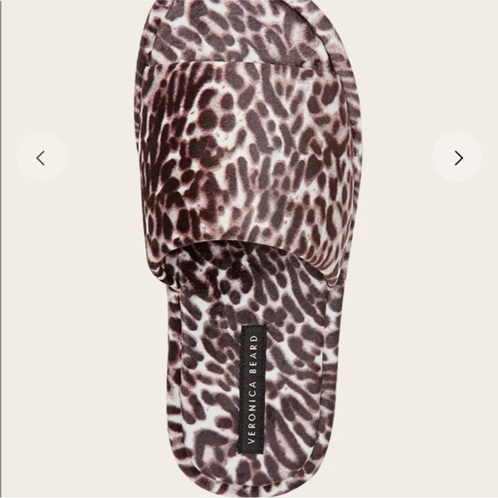 Veronica Beard Brown Slippers with Plush Texture
